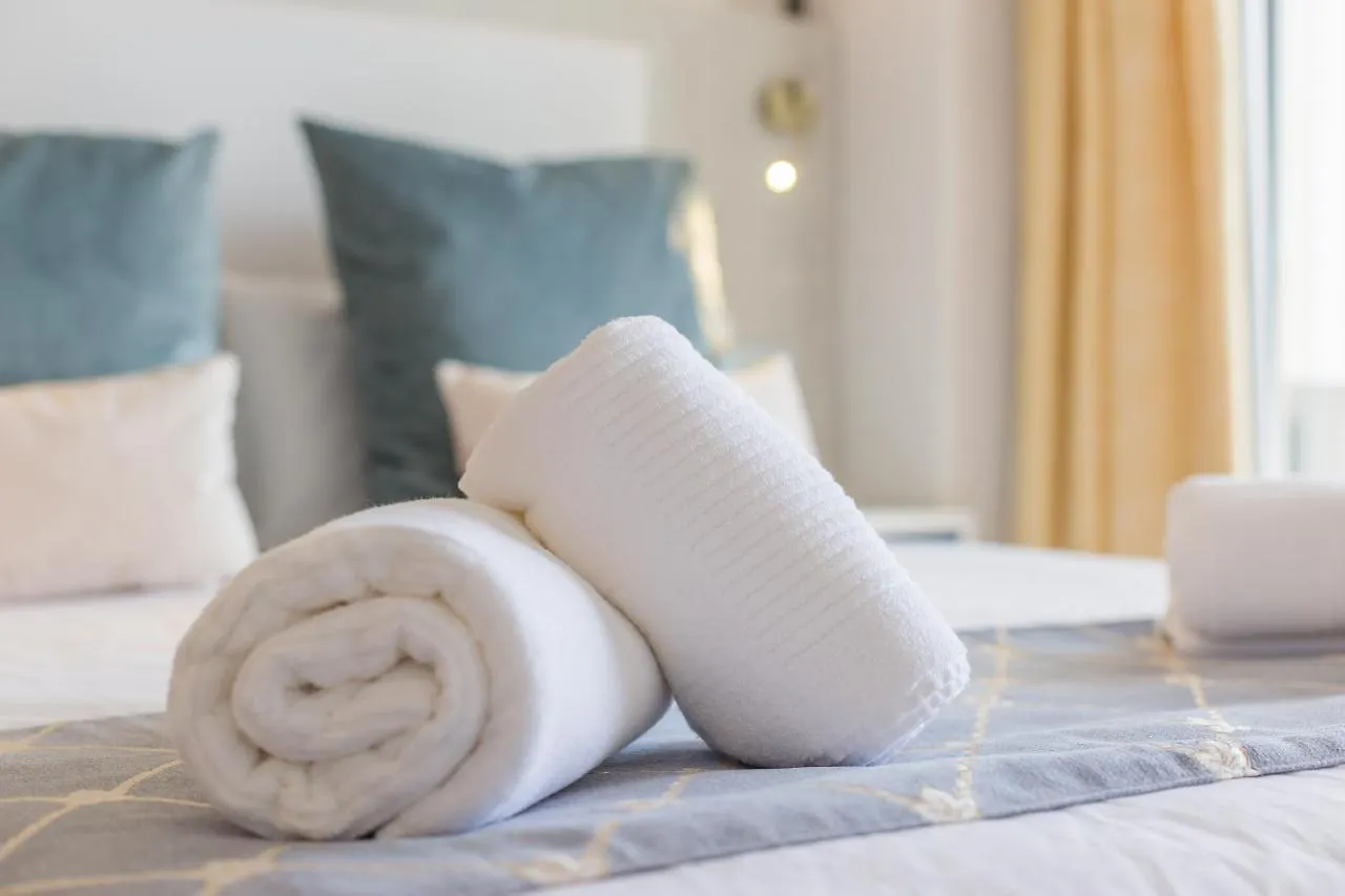 New Studio In Stella Maris With Stunning Sea Views 푸엔히롤라 아파트